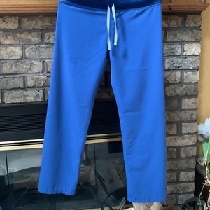 Womens Figs (Livingston scrub pants) size M